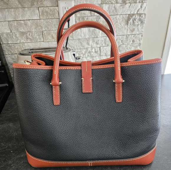 NWOT Large Dooney and Bourke shoulder bag and satchel - Picture 3 of 8